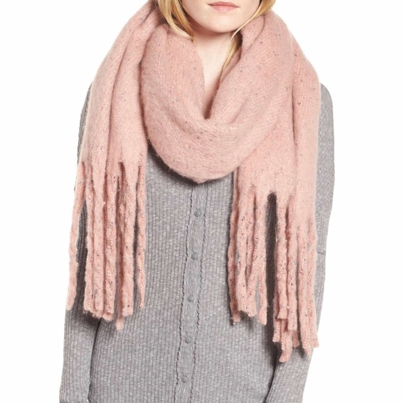 Shiraleah Accessories - Plush Oversized Scarf by SHIRALEAH NWT Soft Pink